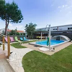 Apartment Twisting By The Private Pool