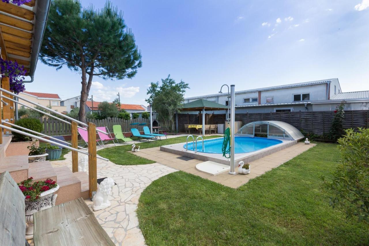Apartment Twisting By The Private Pool