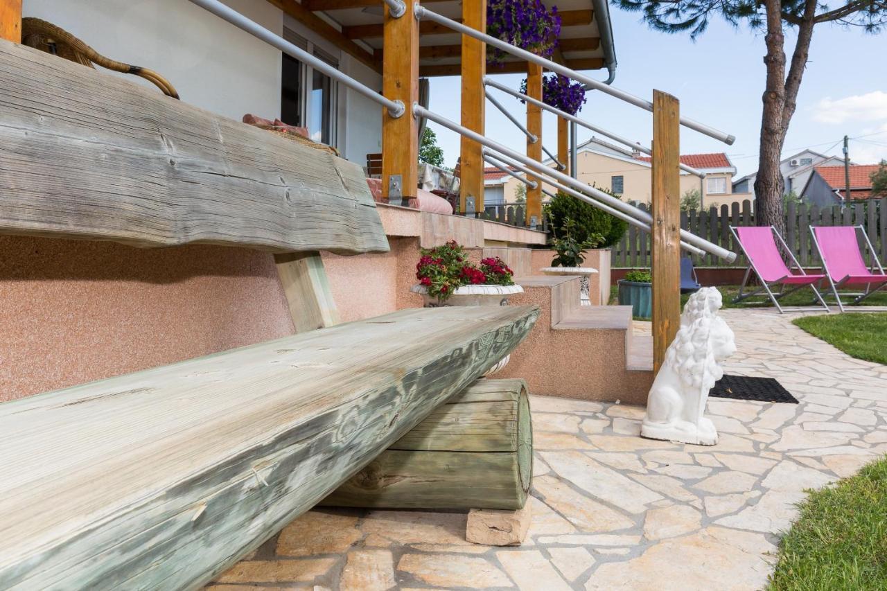 Apartment Twisting By The Private Pool Zadar