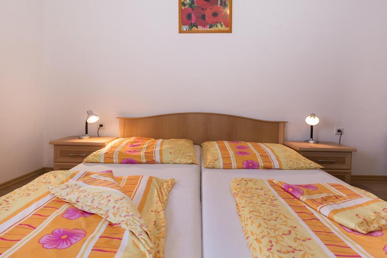 Appartement Twisting By The Private Pool Zadar