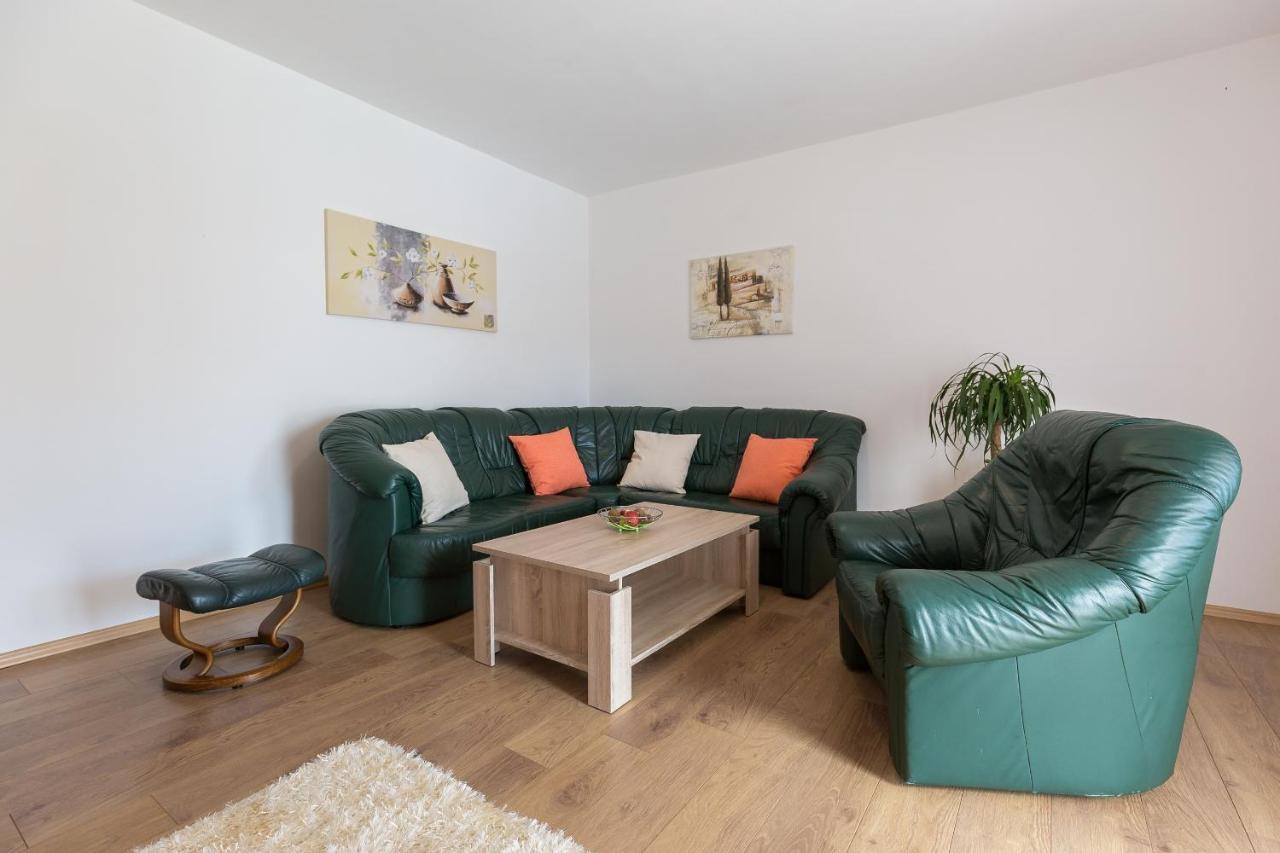 Apartment Twisting By The Private Pool Zadar